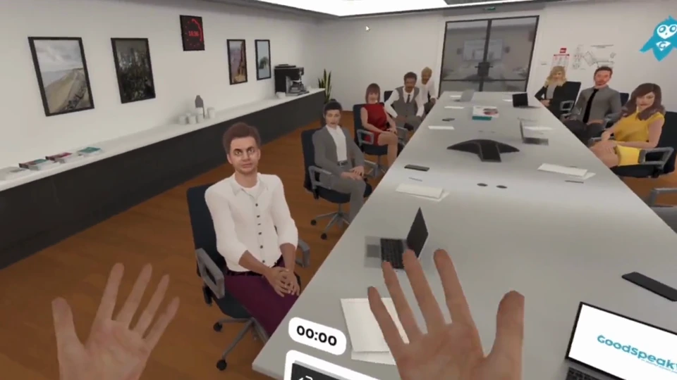 Une salle de réunion virtuelle et un coach IA pour analyser le discours, la voix et l'attitude sans mobiliser un formateur à chaque session.
